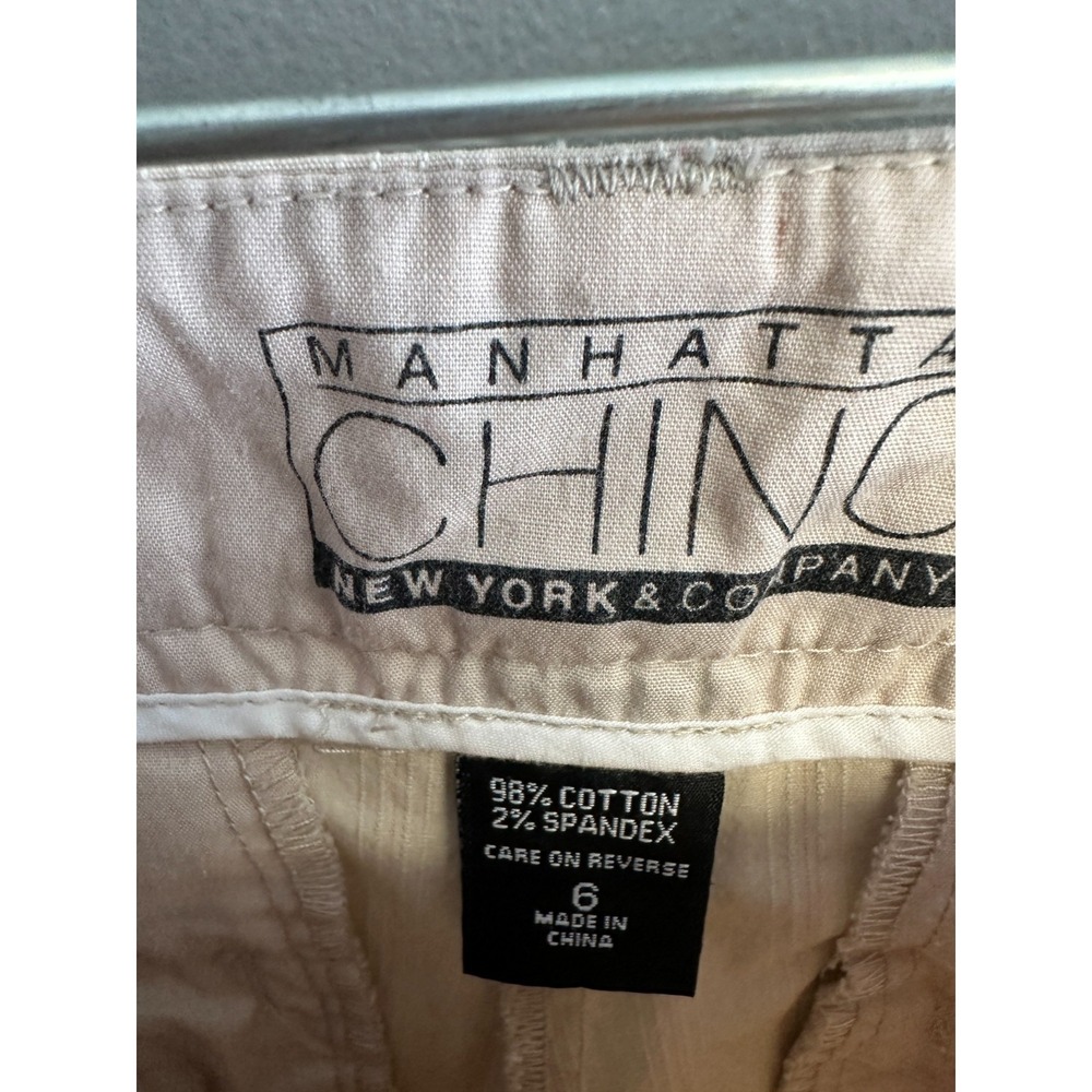 Manhattan‎ Chino NY&Co Bermuda Shorts Womens Size 6 Tan Pink Pinstripe Y2K Prep - Picture 4 of 5